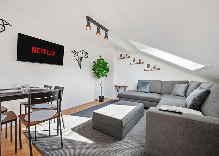 Backhome - Business&Family - Parken, 3-Zimmer, Smarttv, Balkon, Waschmaschine, Ruhige Stadtrand-Lage, Netflix, 60Qm, 24H Checkin