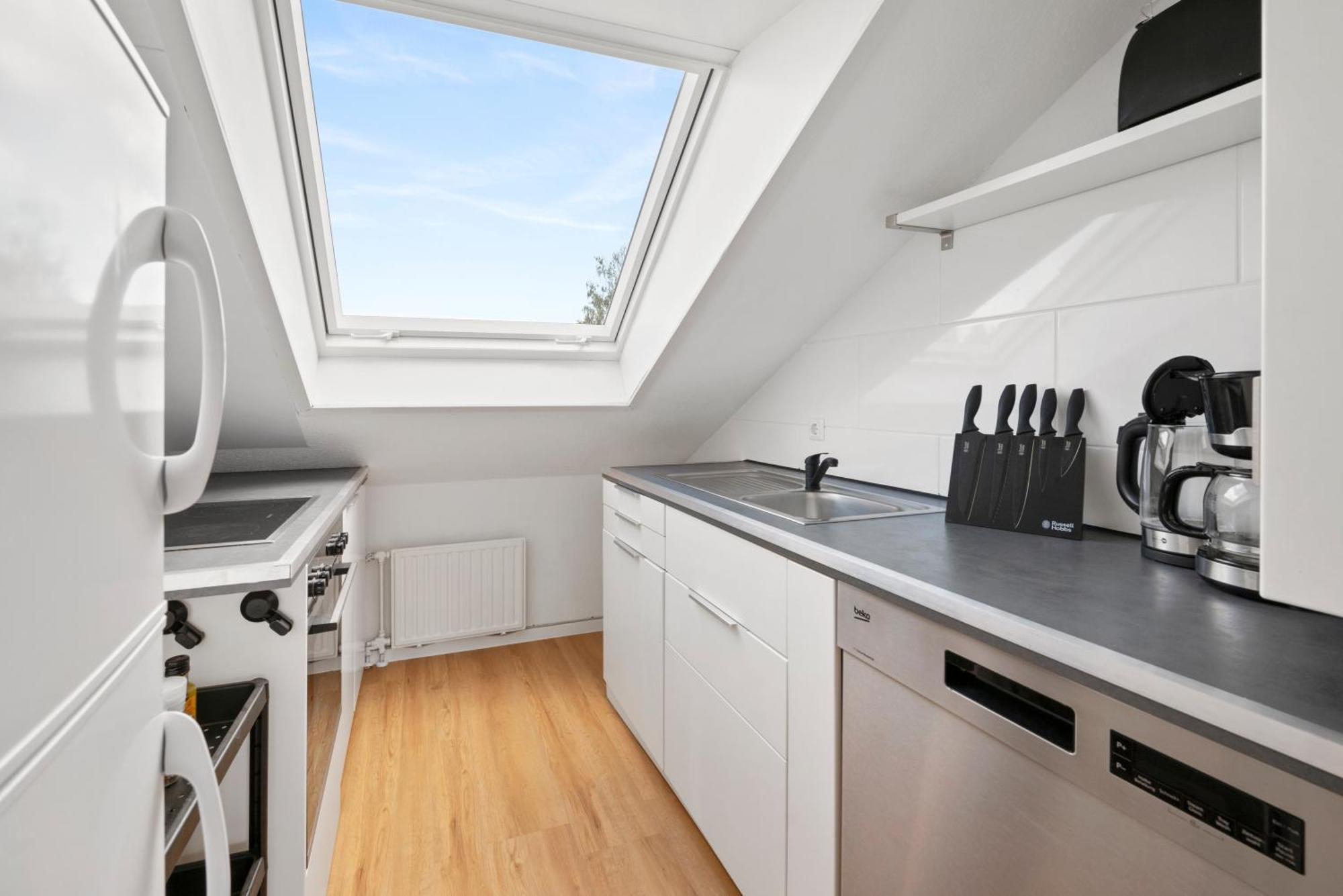Apartment Backhome - Business&family - Parken, 3-zimmer, Smarttv, Balkon, Waschmaschine, Ruhige Stadtrand-lage, Netflix, 60qm, 24h Checkin Ludwigsburg