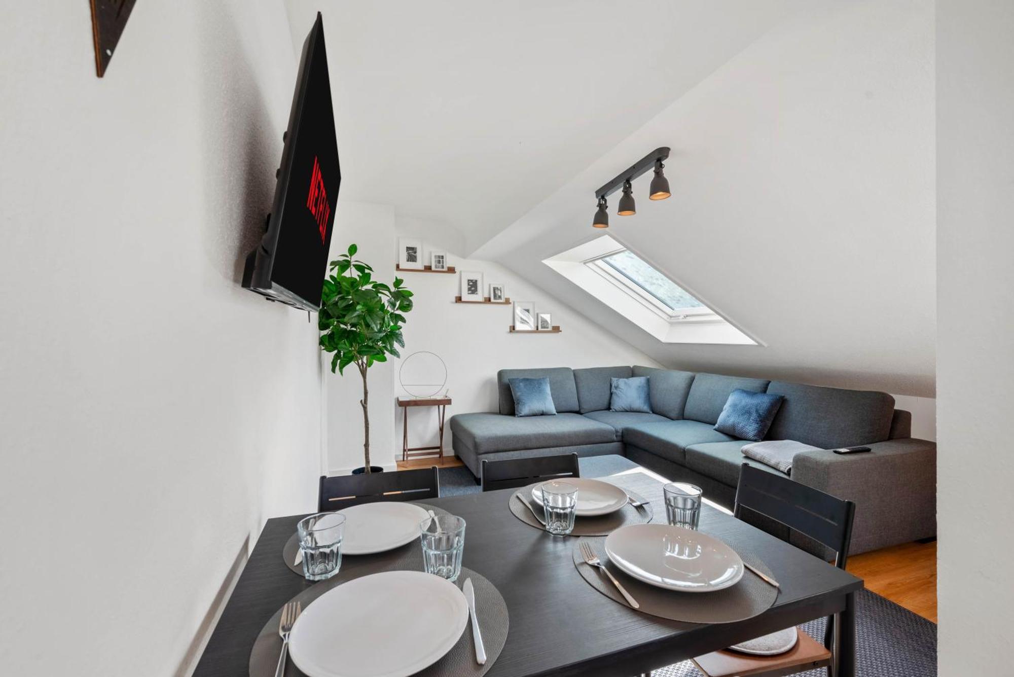 Backhome - Business&family - Parken, 3-zimmer, Smarttv, Balkon, Waschmaschine, Ruhige Stadtrand-lage, Netflix, 60qm, 24h Checkin *