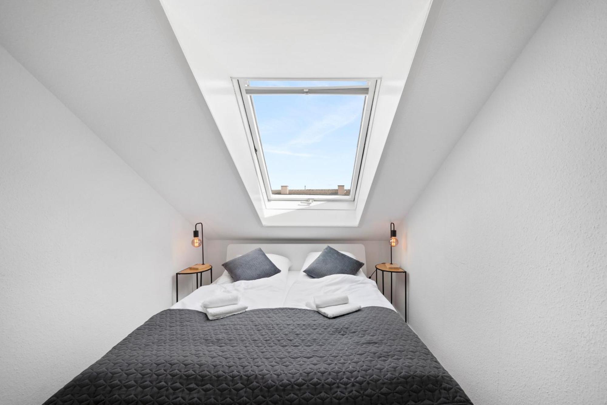 Backhome - Business&family - Parken, 3-zimmer, Smarttv, Balkon, Waschmaschine, Ruhige Stadtrand-lage, Netflix, 60qm, 24h Checkin * Ludwigsburg