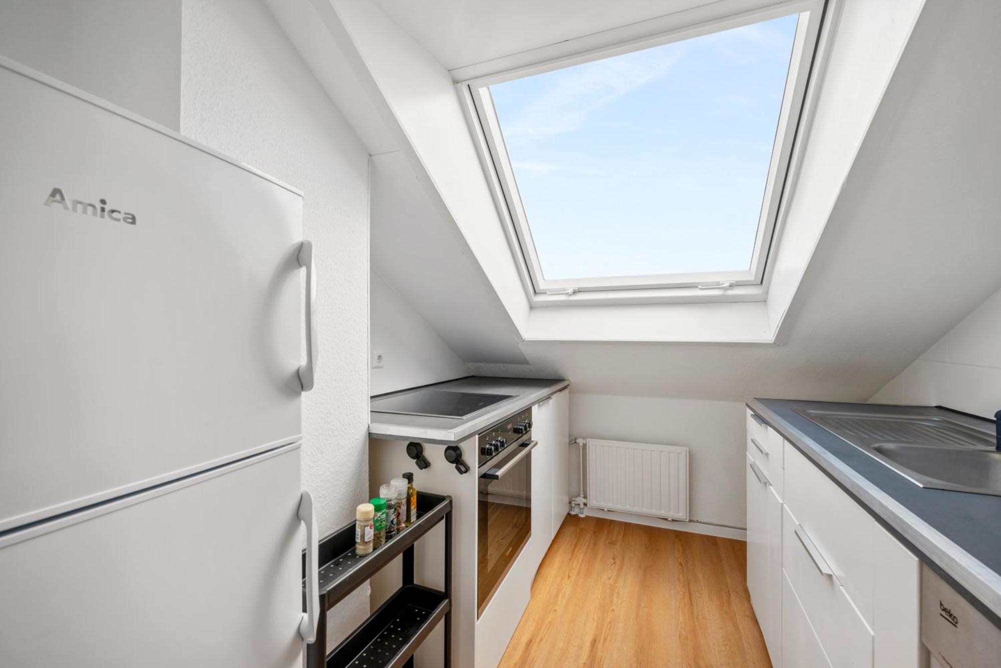 Backhome - Business&family - Parken, 3-zimmer, Smarttv, Balkon, Waschmaschine, Ruhige Stadtrand-lage, Netflix, 60qm, 24h Checkin Apartment *