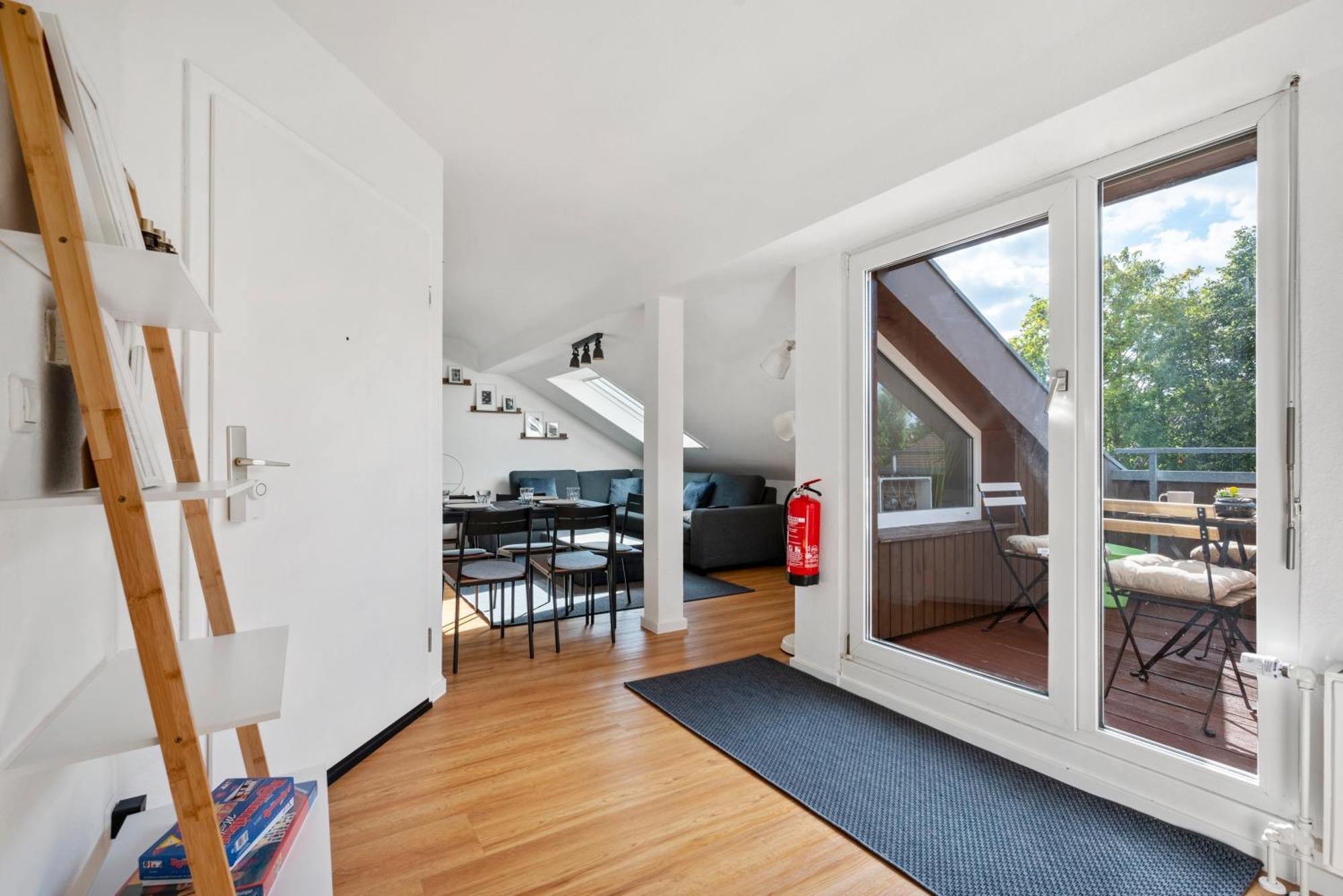 Backhome - Business&family - Parken, 3-zimmer, Smarttv, Balkon, Waschmaschine, Ruhige Stadtrand-lage, Netflix, 60qm, 24h Checkin Apartment
